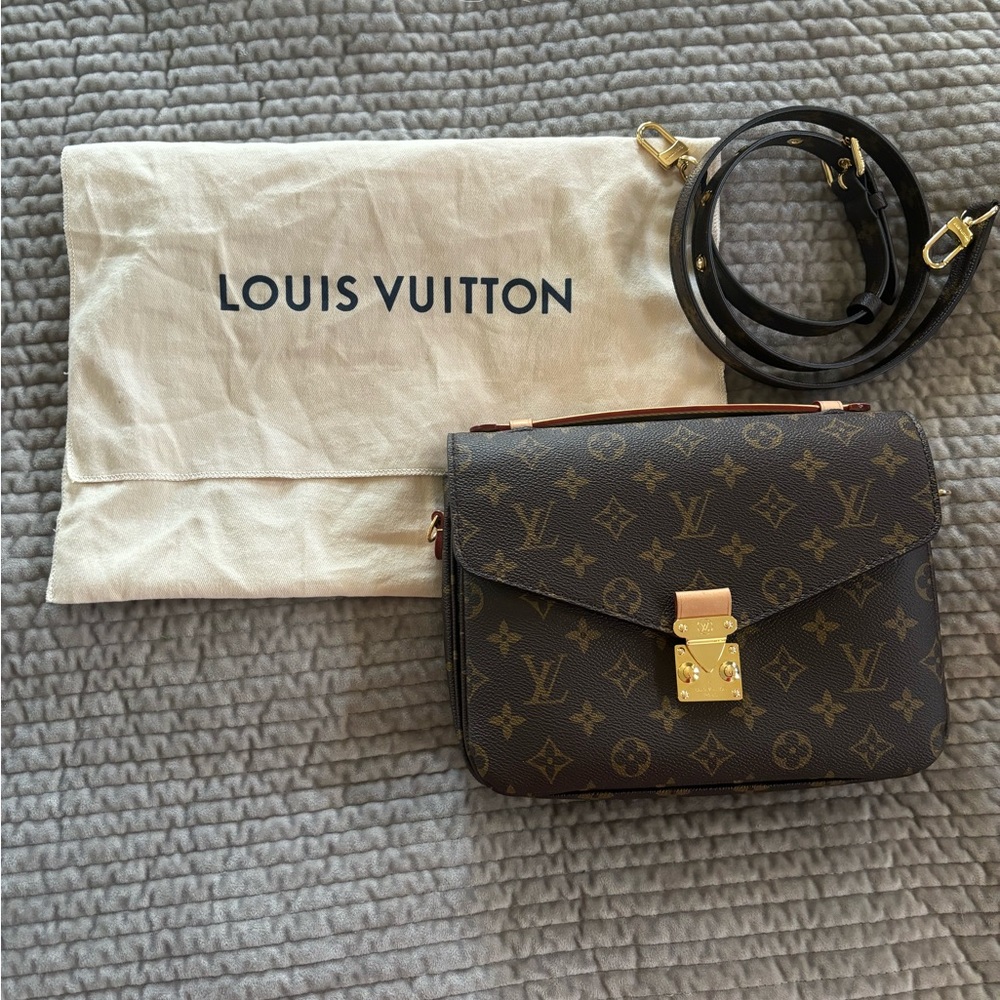 Louis Vuitton Pochette Metis